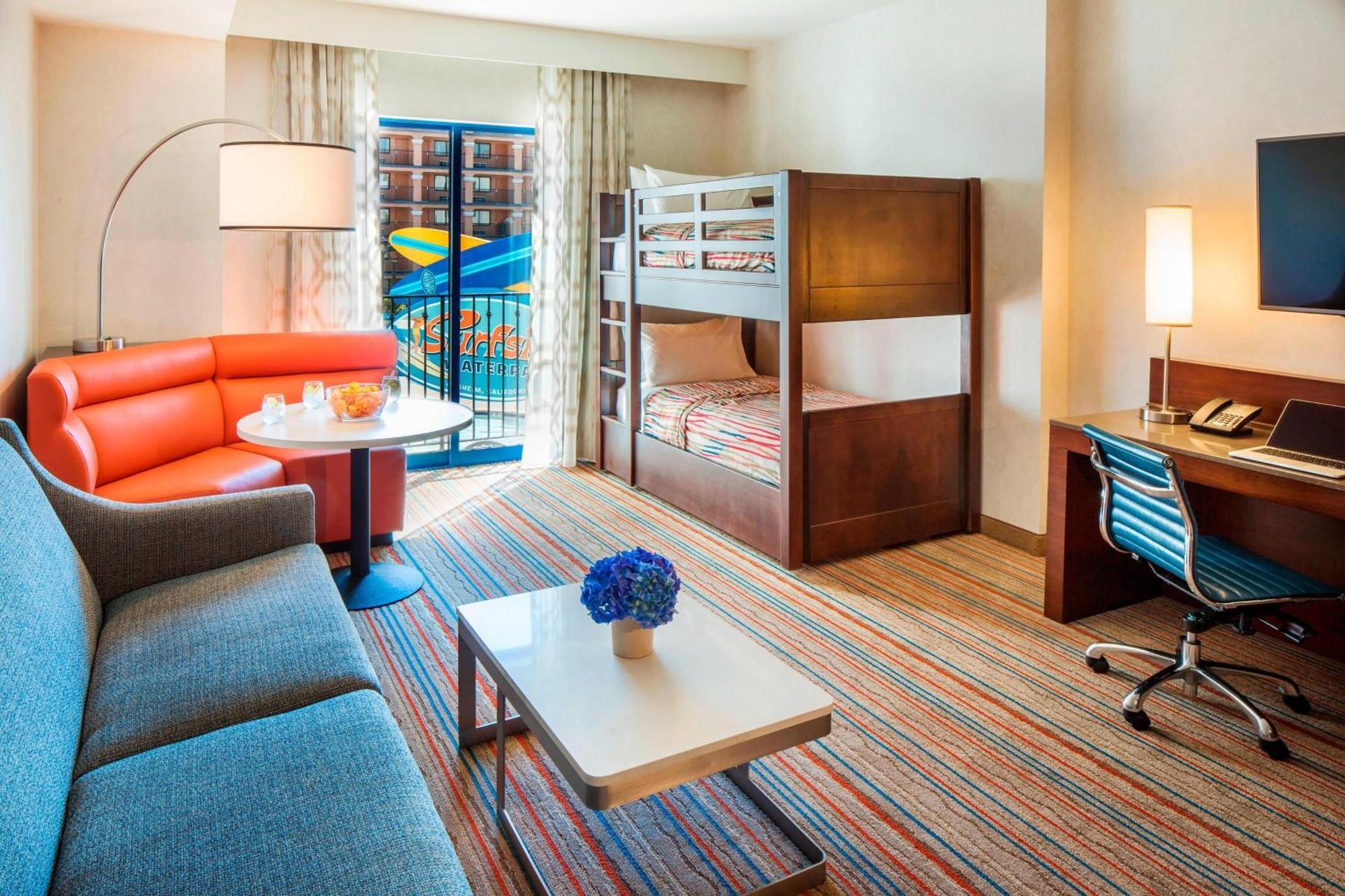 คอร์ตยาร์ด อนาไฮม์ ธีมพาร์ค เอ็นทรานซ์ Hotel ภายนอก รูปภาพ