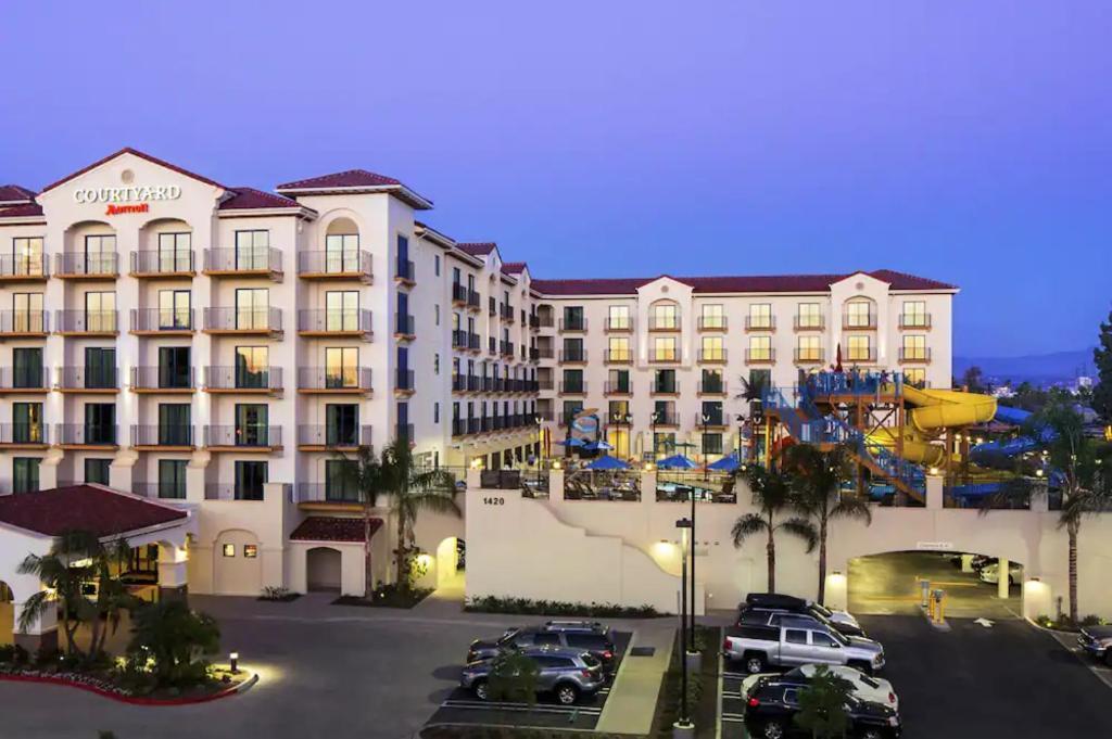คอร์ตยาร์ด อนาไฮม์ ธีมพาร์ค เอ็นทรานซ์ Hotel ภายนอก รูปภาพ