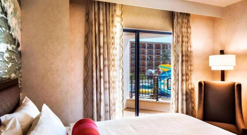 คอร์ตยาร์ด อนาไฮม์ ธีมพาร์ค เอ็นทรานซ์ Hotel ภายนอก รูปภาพ