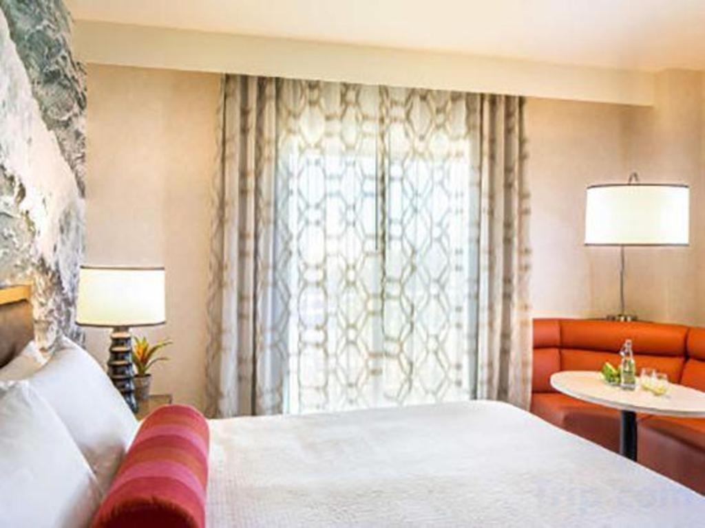 คอร์ตยาร์ด อนาไฮม์ ธีมพาร์ค เอ็นทรานซ์ Hotel ภายนอก รูปภาพ